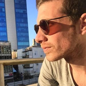 Meet your Posher, Omri